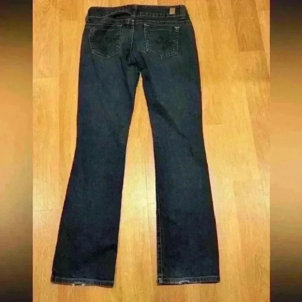 GUESS jeans stretch size 29 length aprx 30 inches